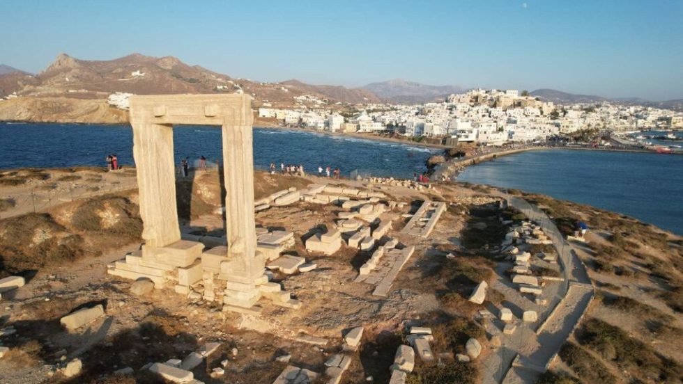naxos portara